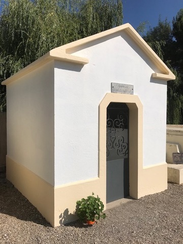 Pierre tombale et autres monuments rénovés par votre professionnel dans le Gard et l'Hérault Pierre tombale et autres monuments rénovés par votre professionnel dans le Gard et l'Hérault